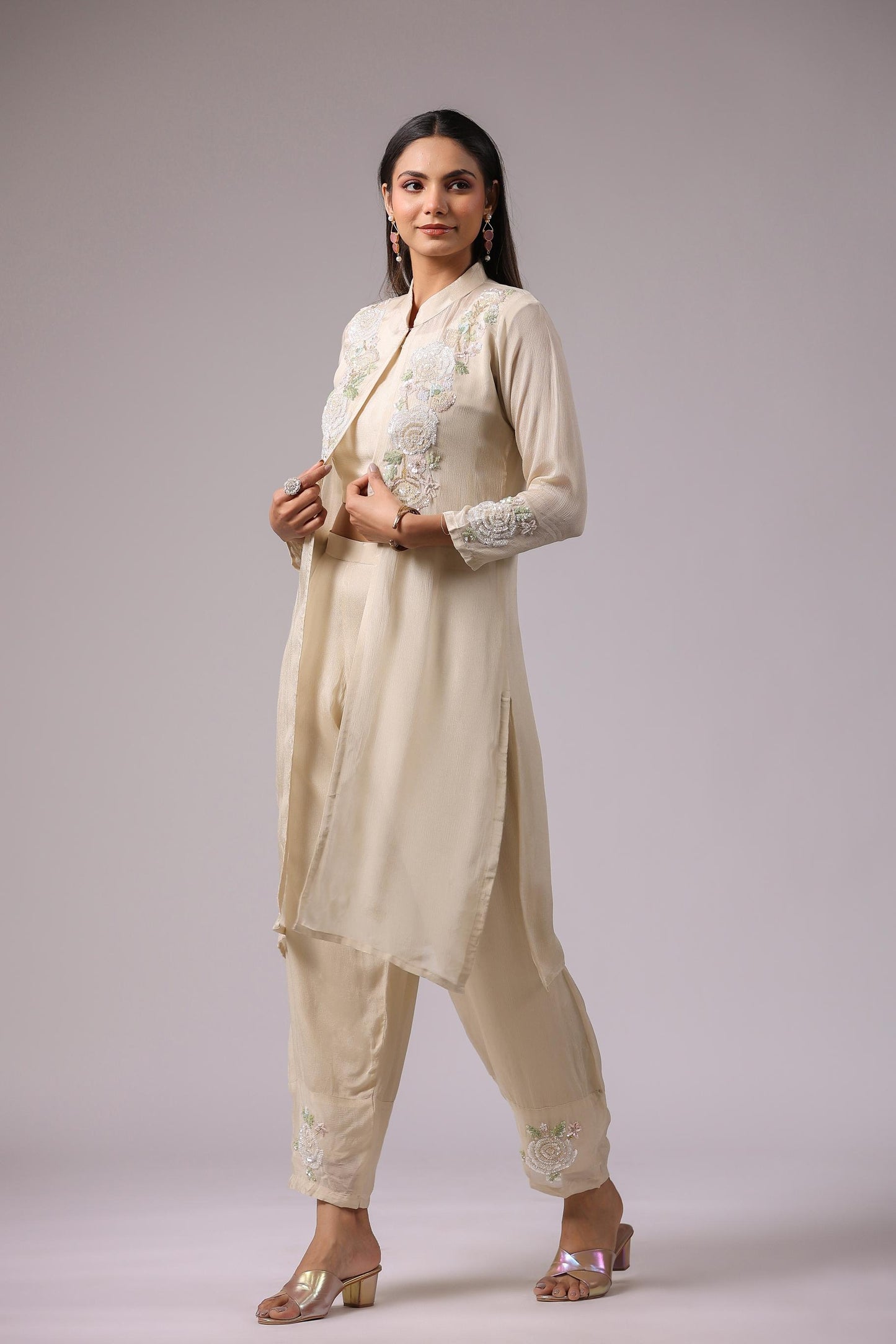 SummerFalling-Beige Gold Floral Embroidered Chinon Silk Cape Set