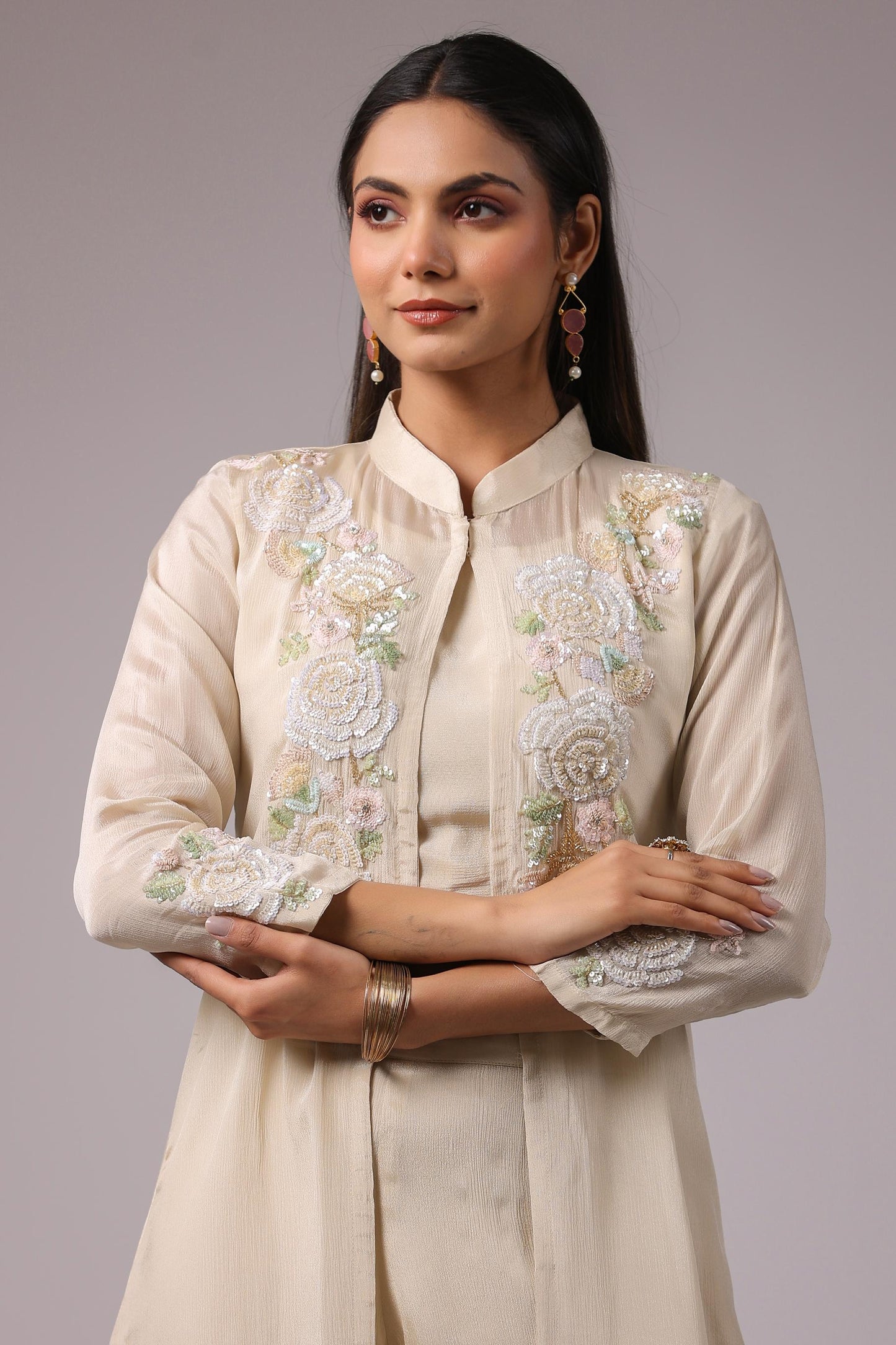 SummerFalling-Beige Gold Floral Embroidered Chinon Silk Cape Set