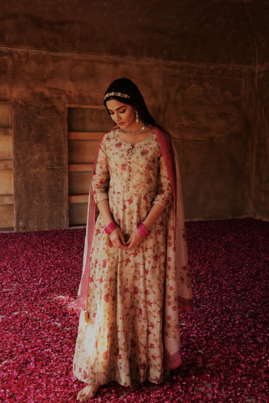 SummerFalling-Beige Ethnic Embellished Anarkali Set with Dupatta