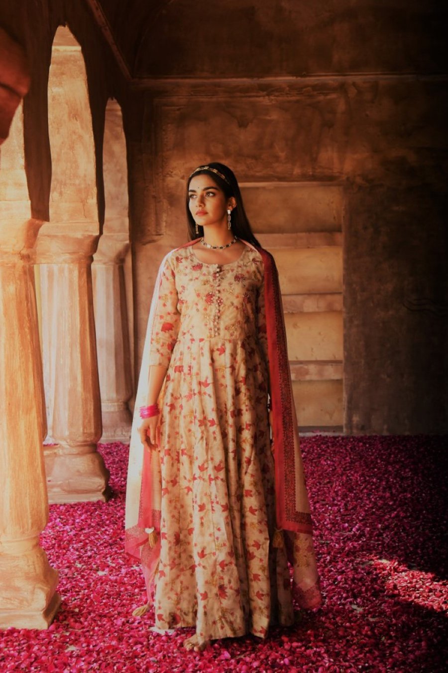 SummerFalling-Beige Ethnic Embellished Anarkali Set with Dupatta