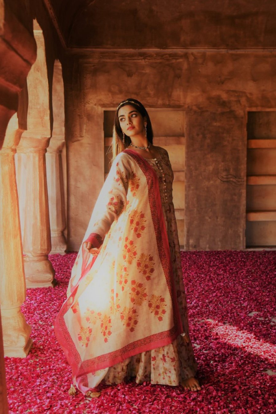 SummerFalling-Beige Ethnic Embellished Anarkali Set with Dupatta