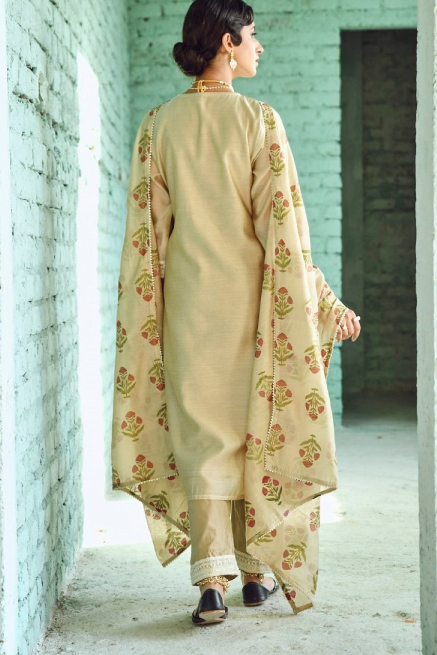 SummerFalling-Beige Embroidered Chanderi Silk Kurta Set