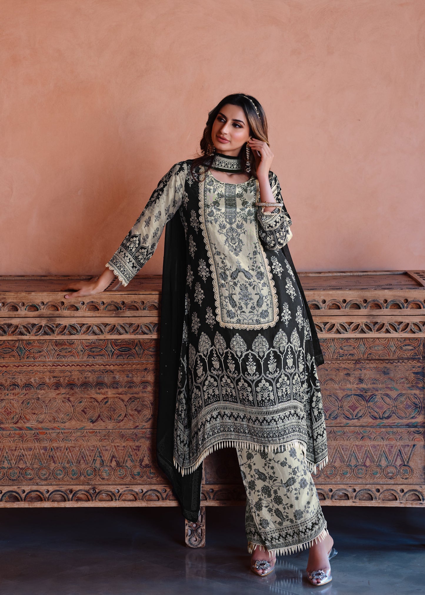 SummerFalling-Black & White Floral Printed Crepe Silk Palazzo Set