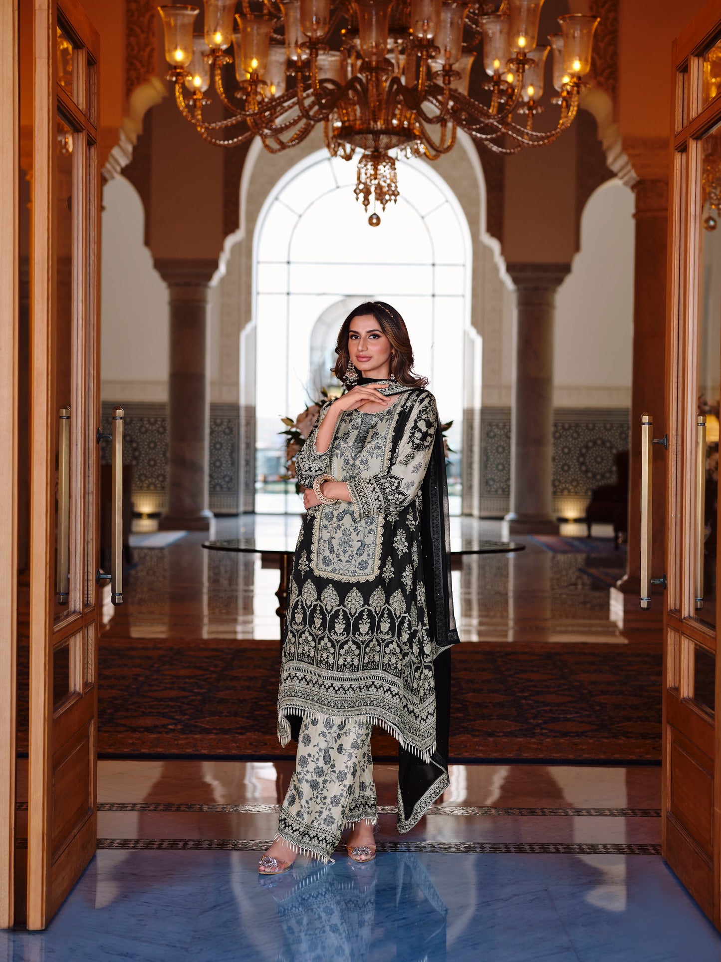SummerFalling-Black & White Floral Printed Crepe Silk Palazzo Set
