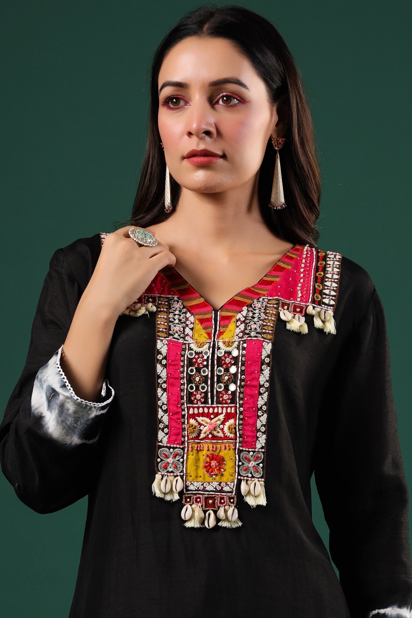 SummerFalling-Black Embellished Dola Silk Pants Set