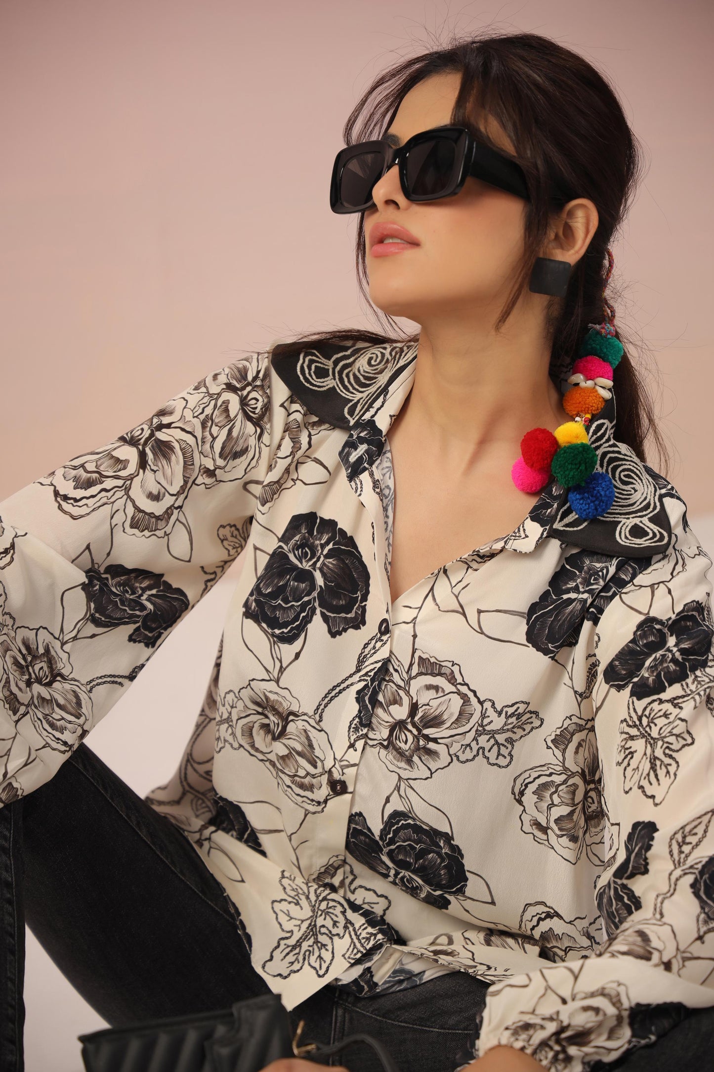 SummerFalling-Black & White Floral Printed Crepe Silk Short Top