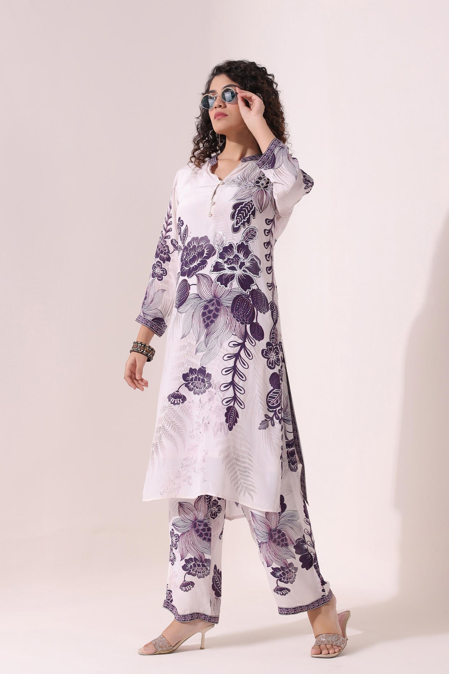 SummerFalling-Black & White Floral Printed Kurti And Pants Set