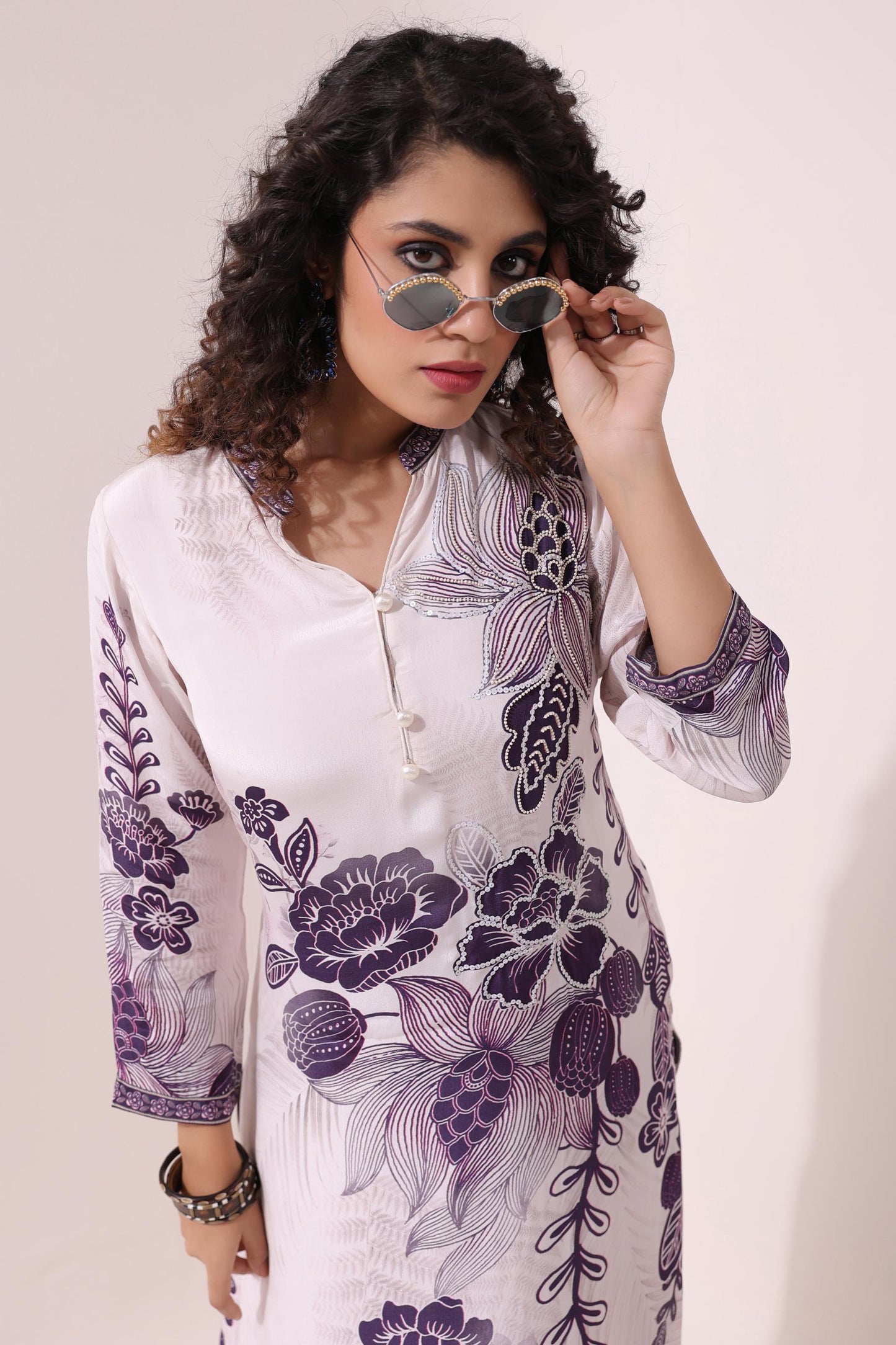 SummerFalling-Black & White Floral Printed Kurti And Pants Set