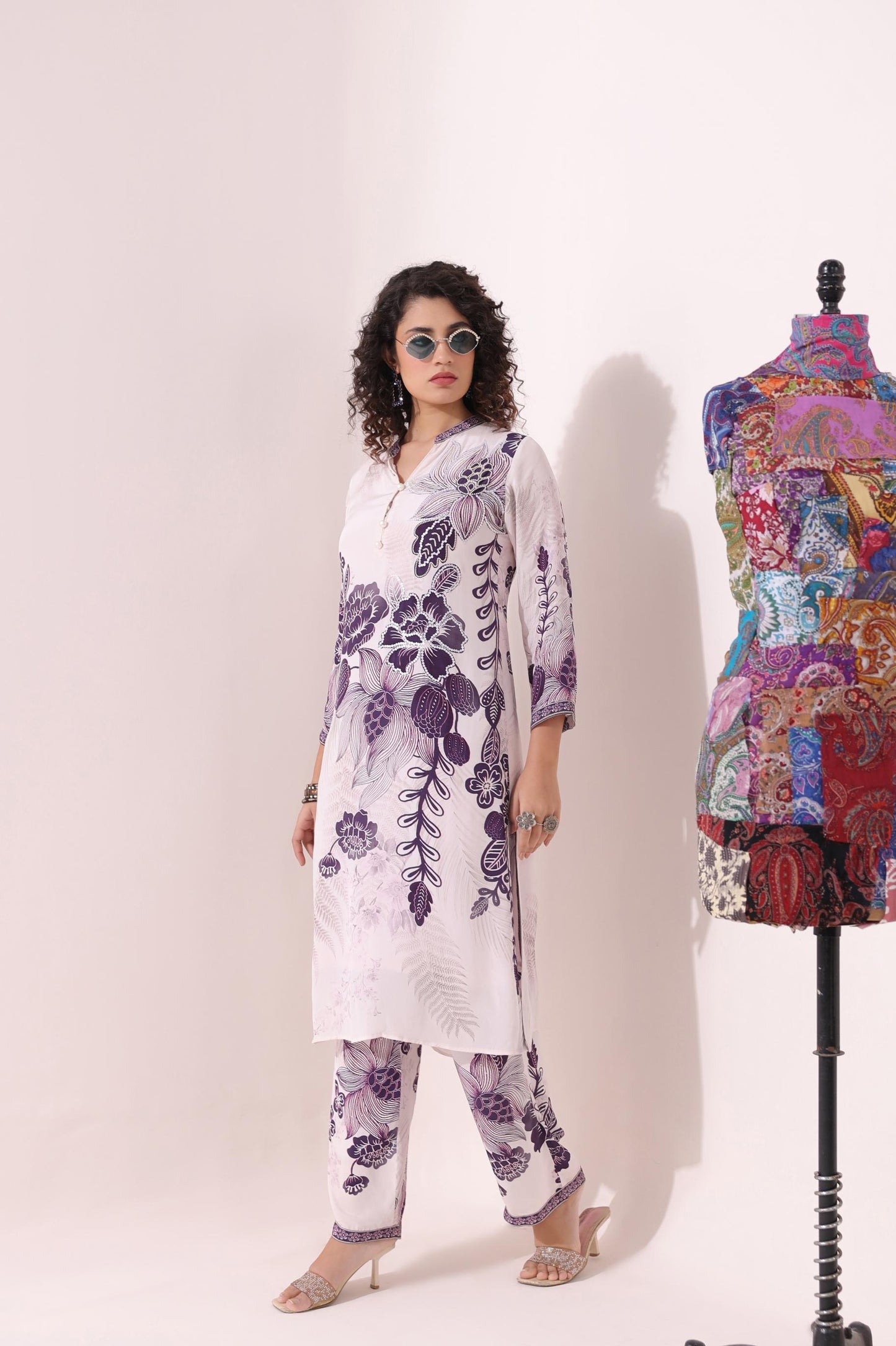 SummerFalling-Black & White Floral Printed Kurti And Pants Set