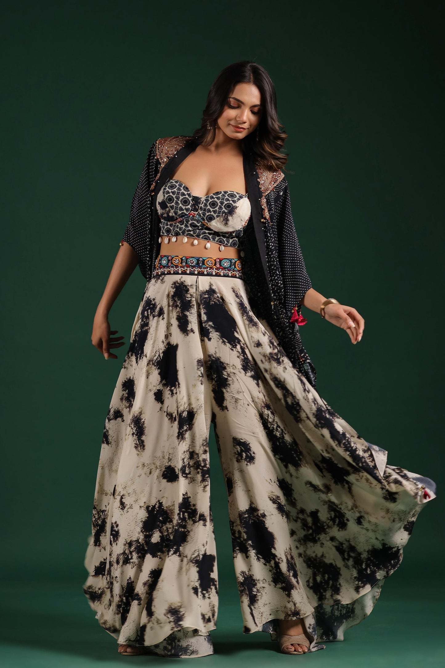 SummerFalling-Black & Pearl White Digital Printed Premium Silk Cape Set