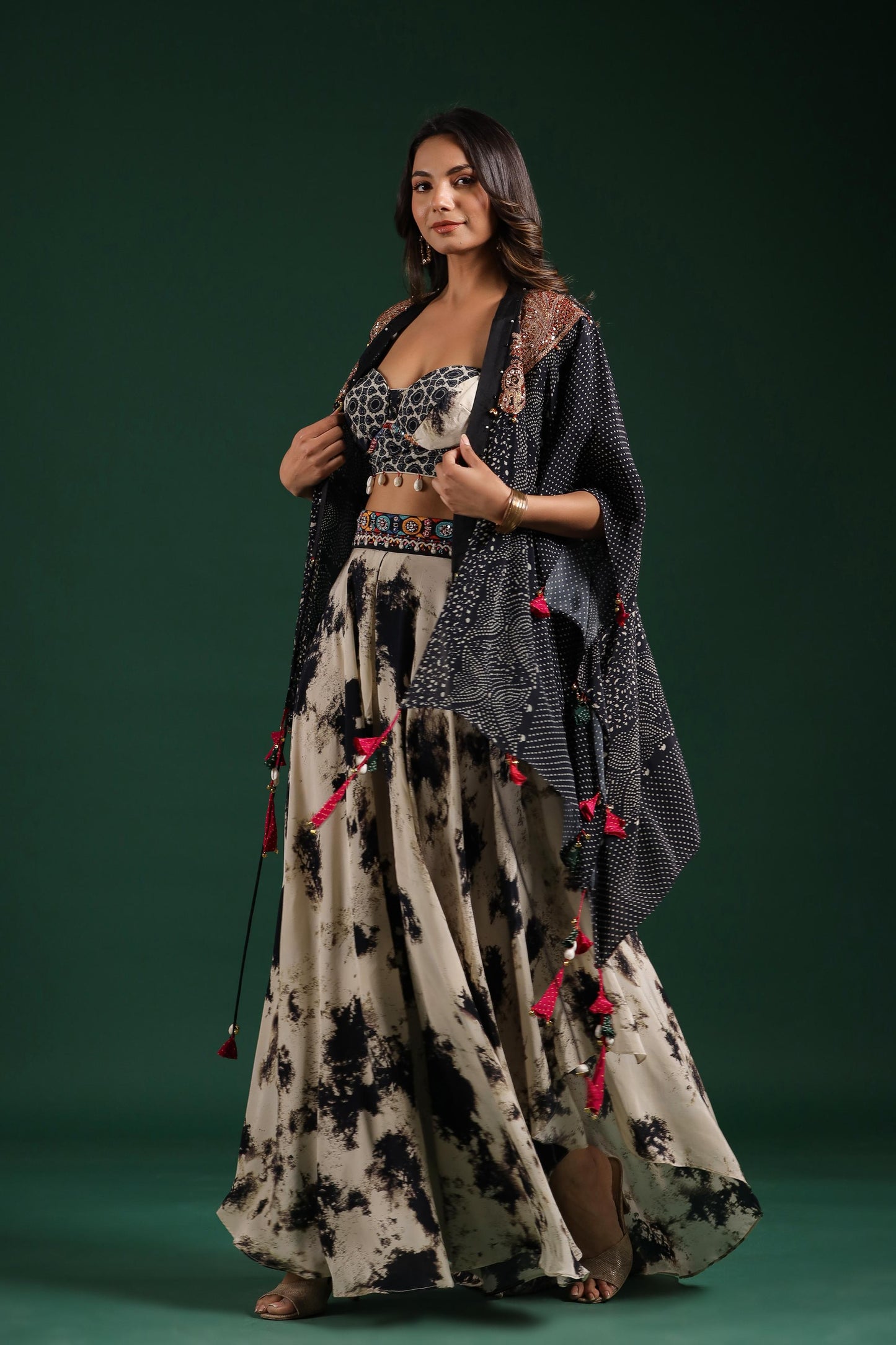 SummerFalling-Black & Pearl White Digital Printed Premium Silk Cape Set