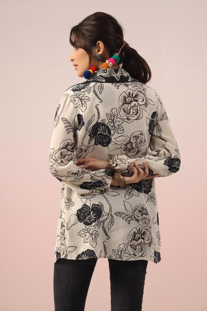 SummerFalling-Black & White Floral Printed Crepe Silk Short Top