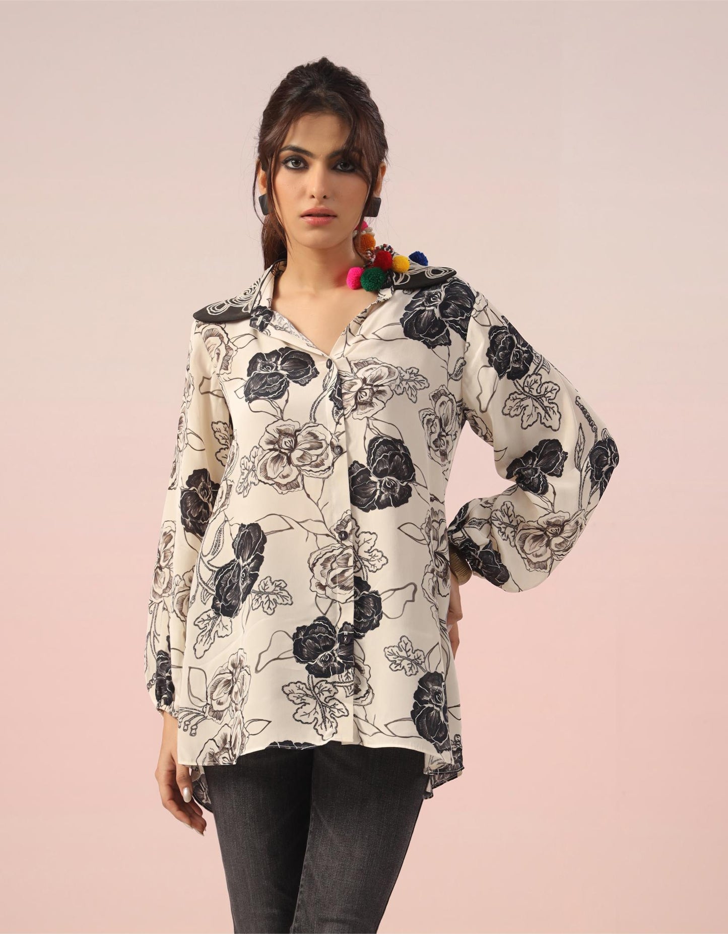 SummerFalling-Black & White Floral Printed Crepe Silk Short Top
