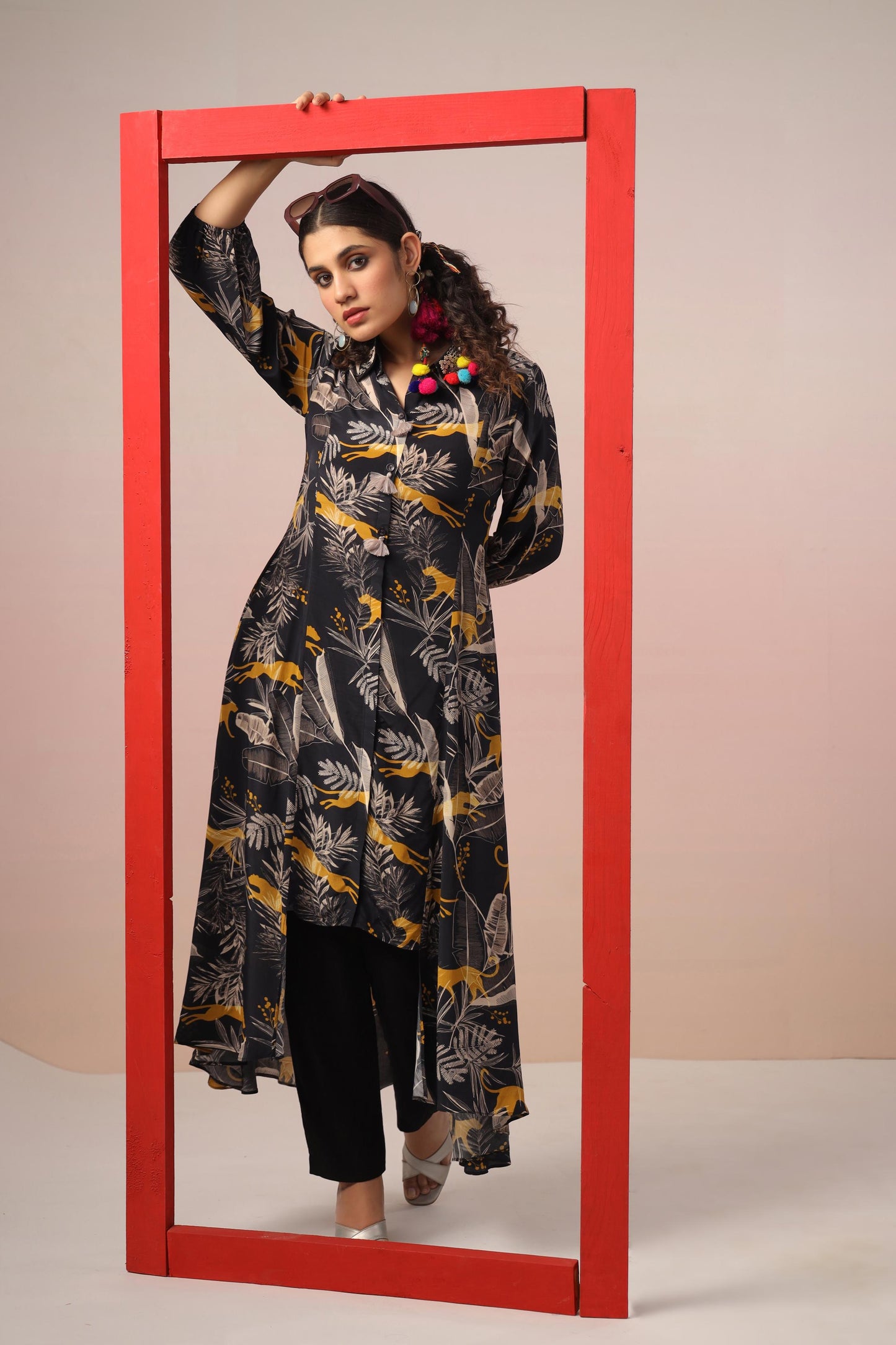 SummerFalling-Black Animal Printed Crepe Silk Kurta & Pant Set
